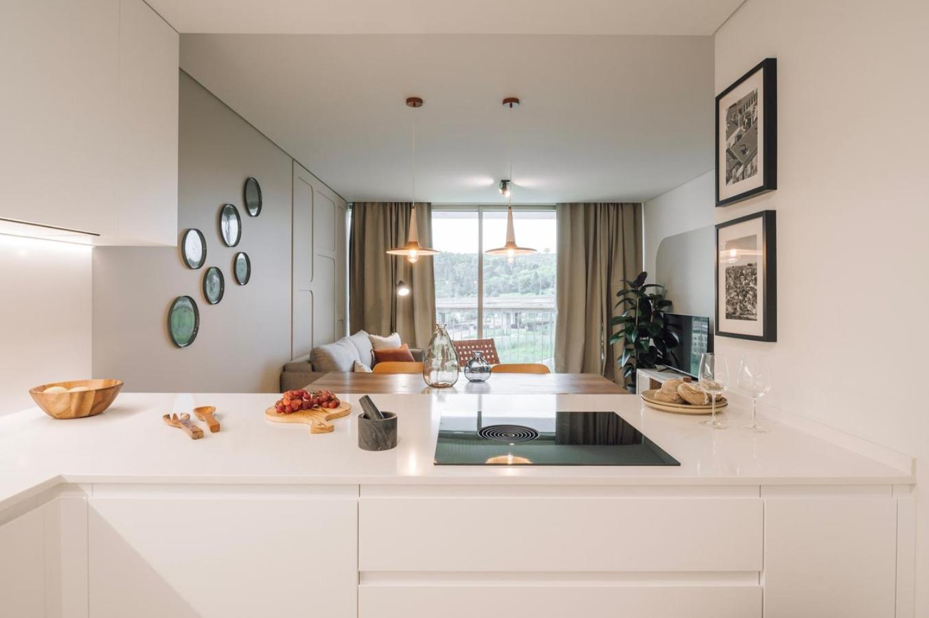 Apartment Cascais - 1 Bedroom And Shared Pool In Campolide Lisbon